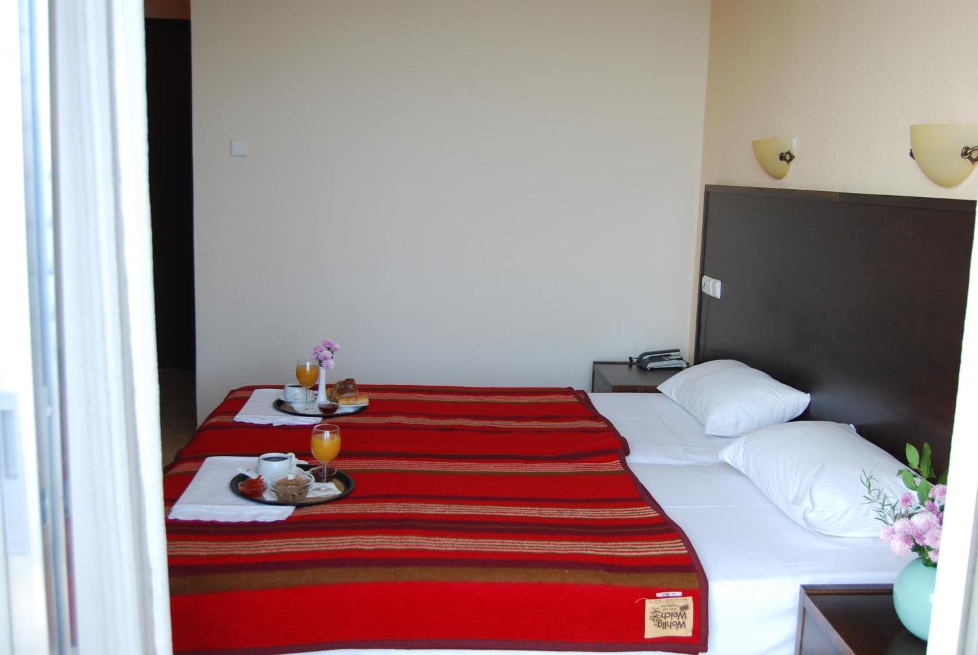 Hotel Achillion Makrygialos Buitenkant foto