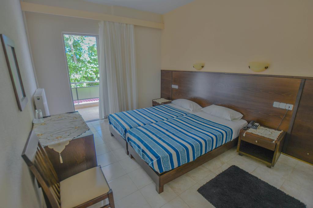 Hotel Achillion Makrygialos Buitenkant foto