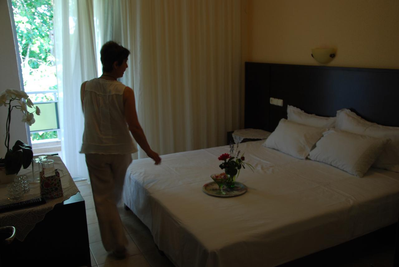 Hotel Achillion Makrygialos Buitenkant foto