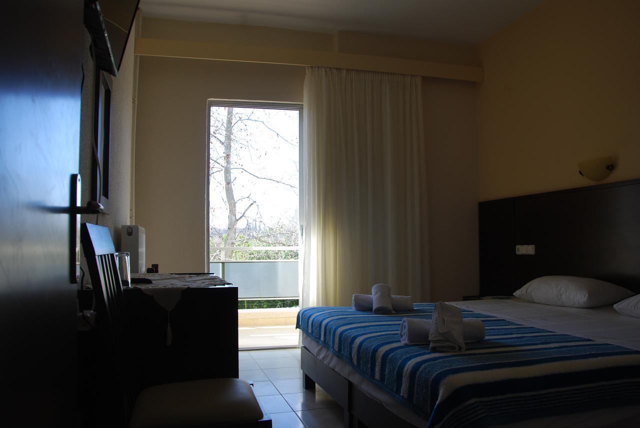 Hotel Achillion Makrygialos Buitenkant foto