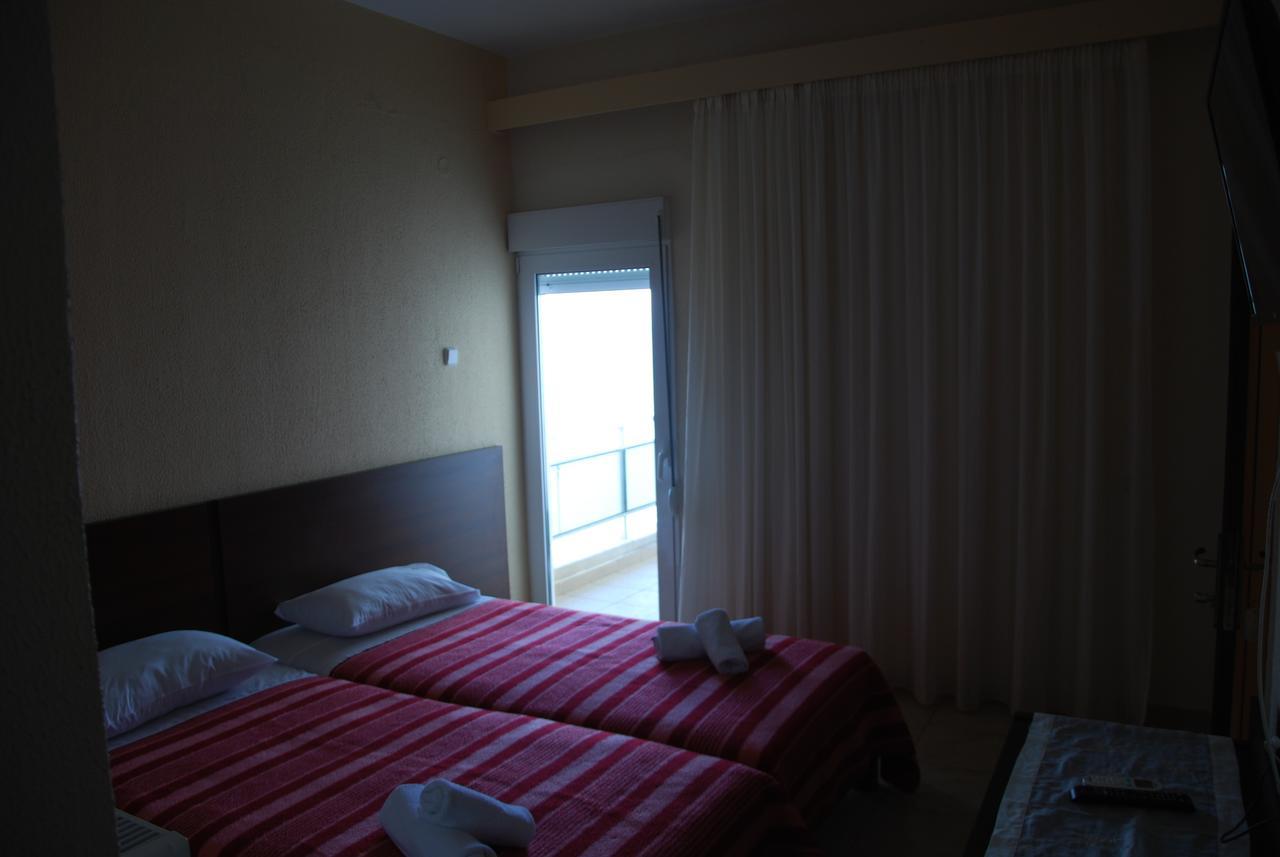 Hotel Achillion Makrygialos Buitenkant foto