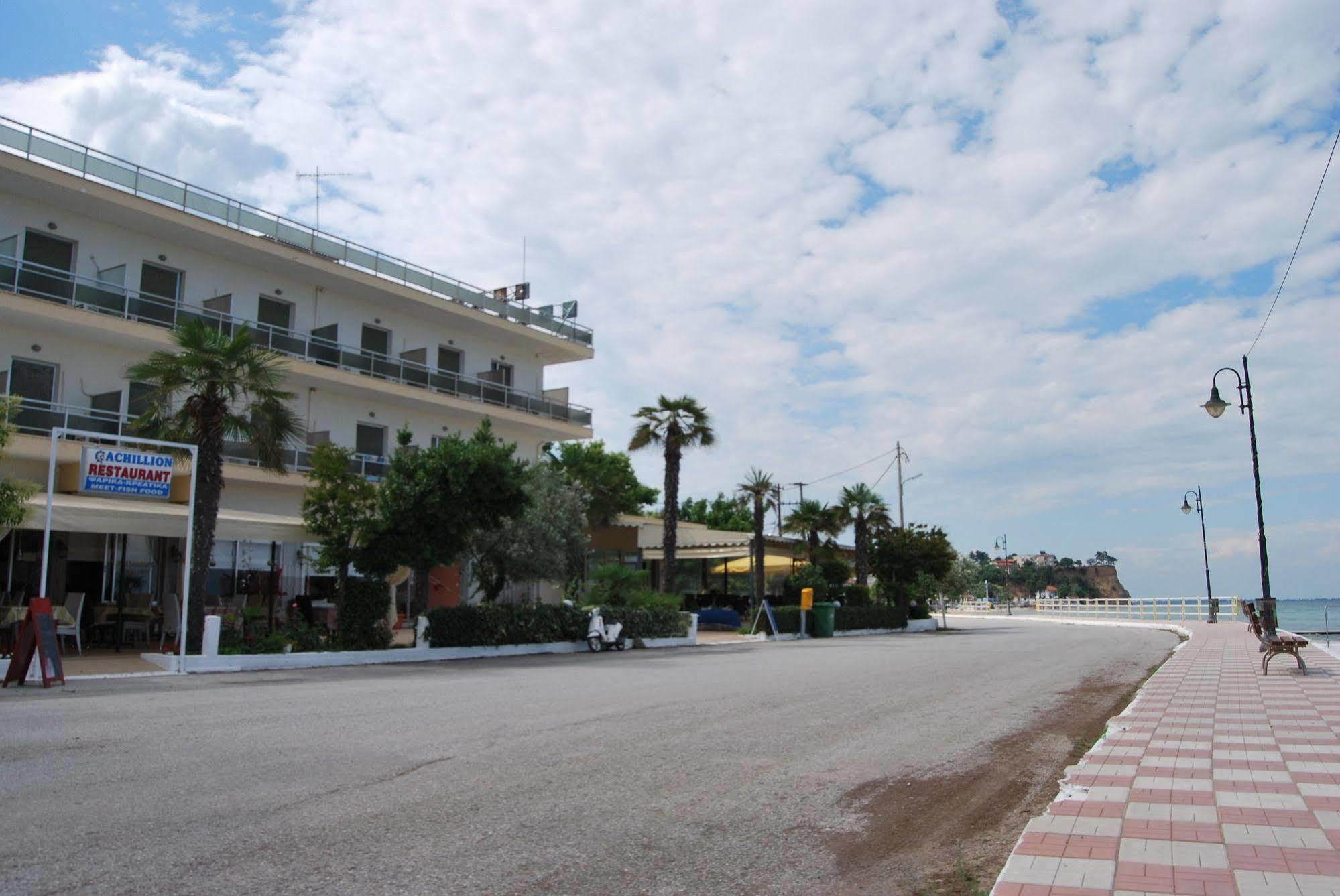 Hotel Achillion Makrygialos Buitenkant foto