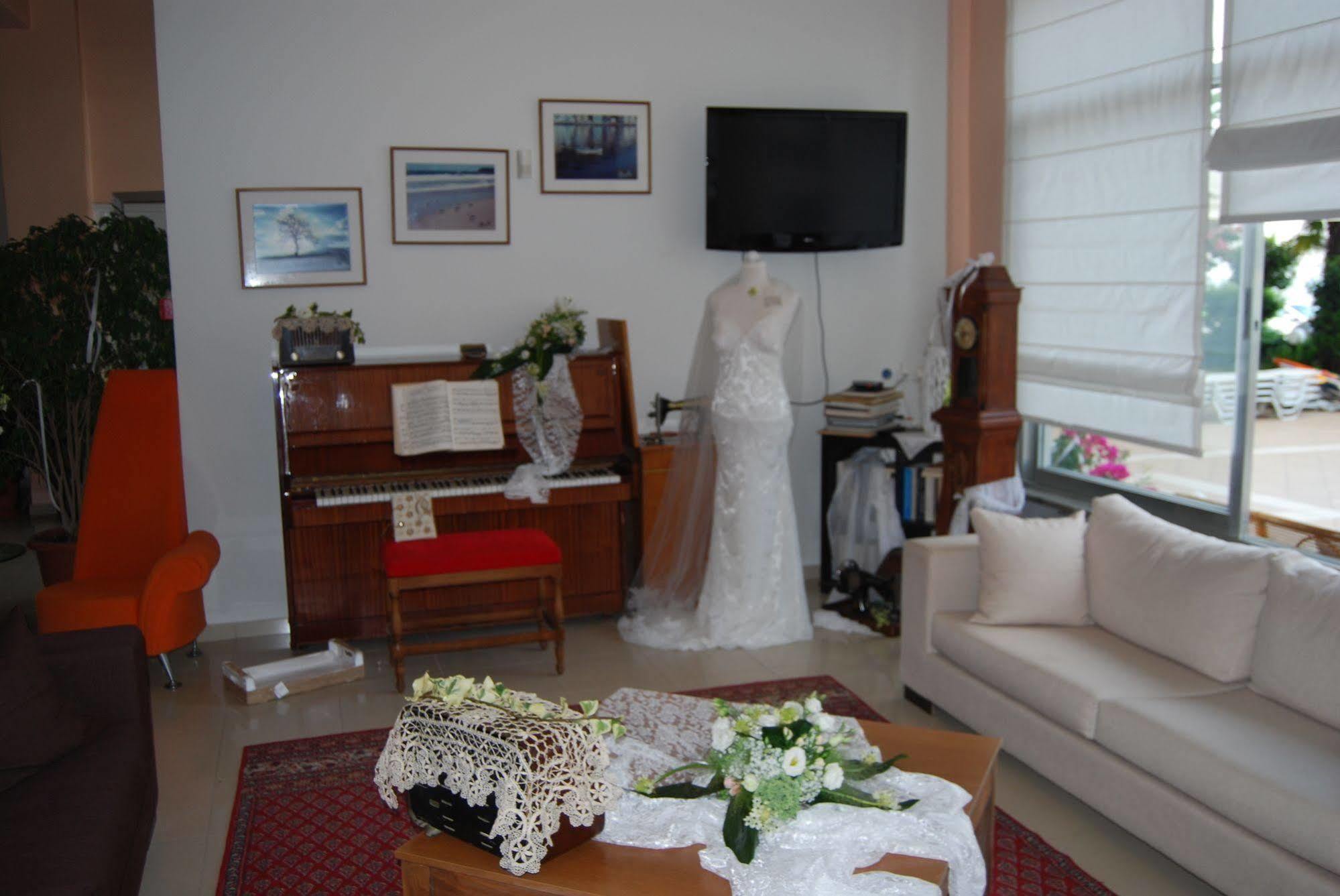 Hotel Achillion Makrygialos Buitenkant foto